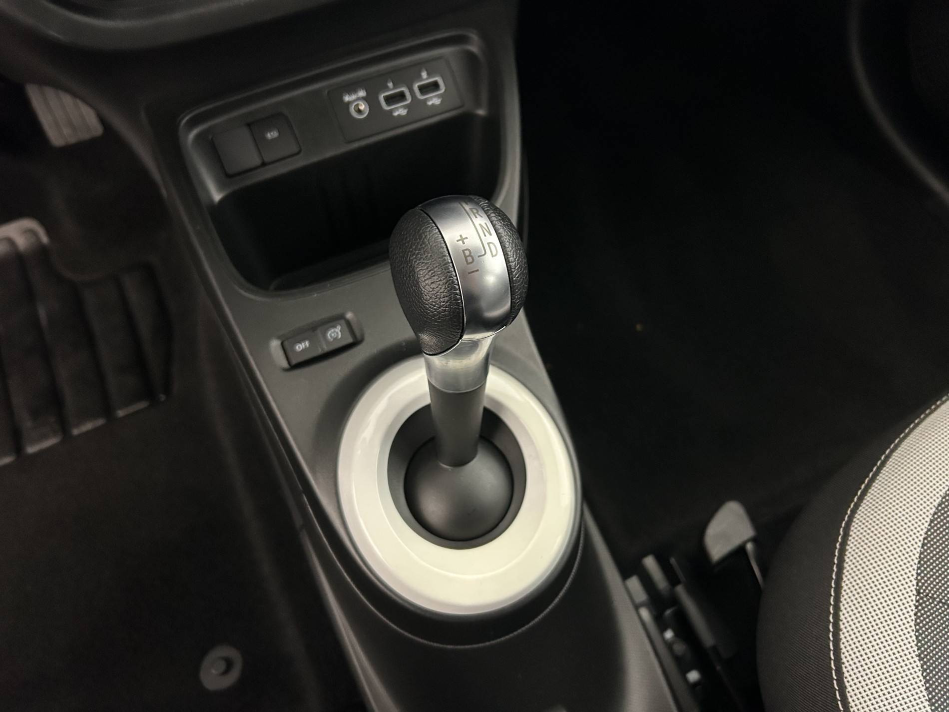 Vente en ligne Renault Twingo Electrique Twingo III E-Tech au prix de 10 990 €