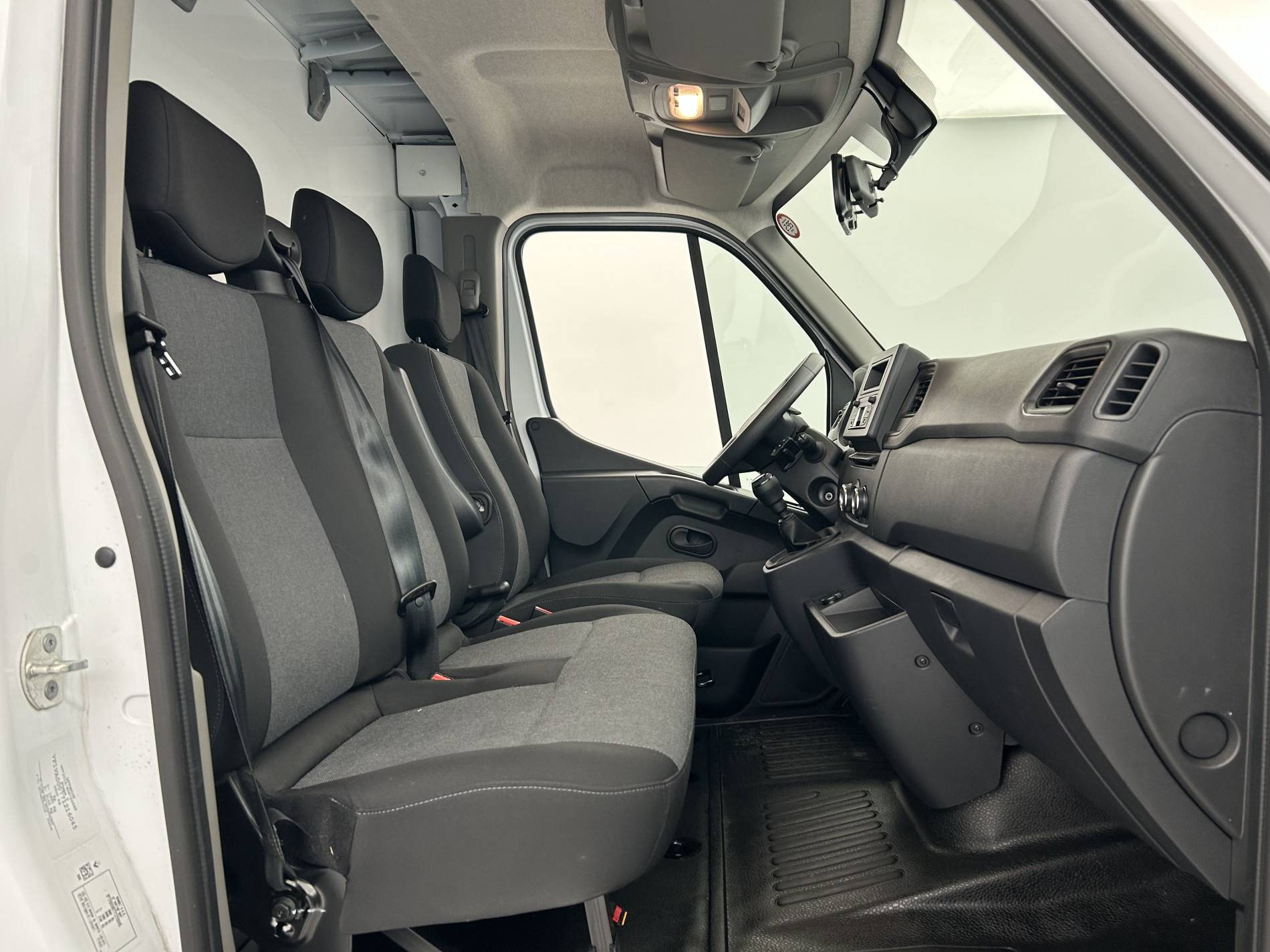 Vente en ligne Renault Master 3 Châssis Cabine MASTER PHC TRAC F3500 L3H1 BLUE DCI 145 EURO VI au prix de 28 990 €