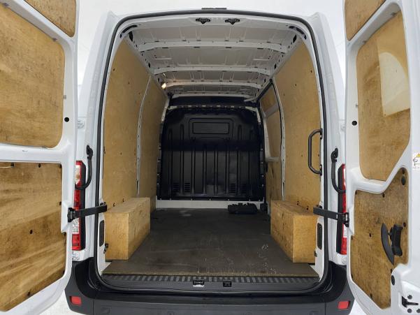 Vente en ligne Renault Master 3 Fourgon MASTER FGN TRAC F3500 L2H2 DCI 135 au prix de 24 590 €