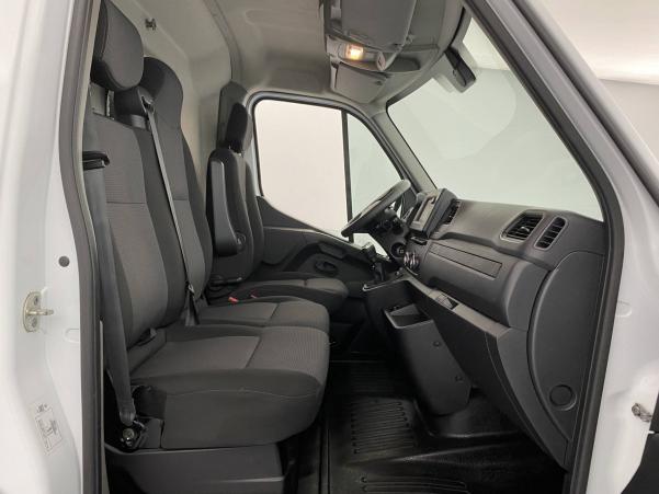 Vente en ligne Renault Master 3 Fourgon MASTER FGN TRAC F3500 L2H2 DCI 135 au prix de 24 590 €