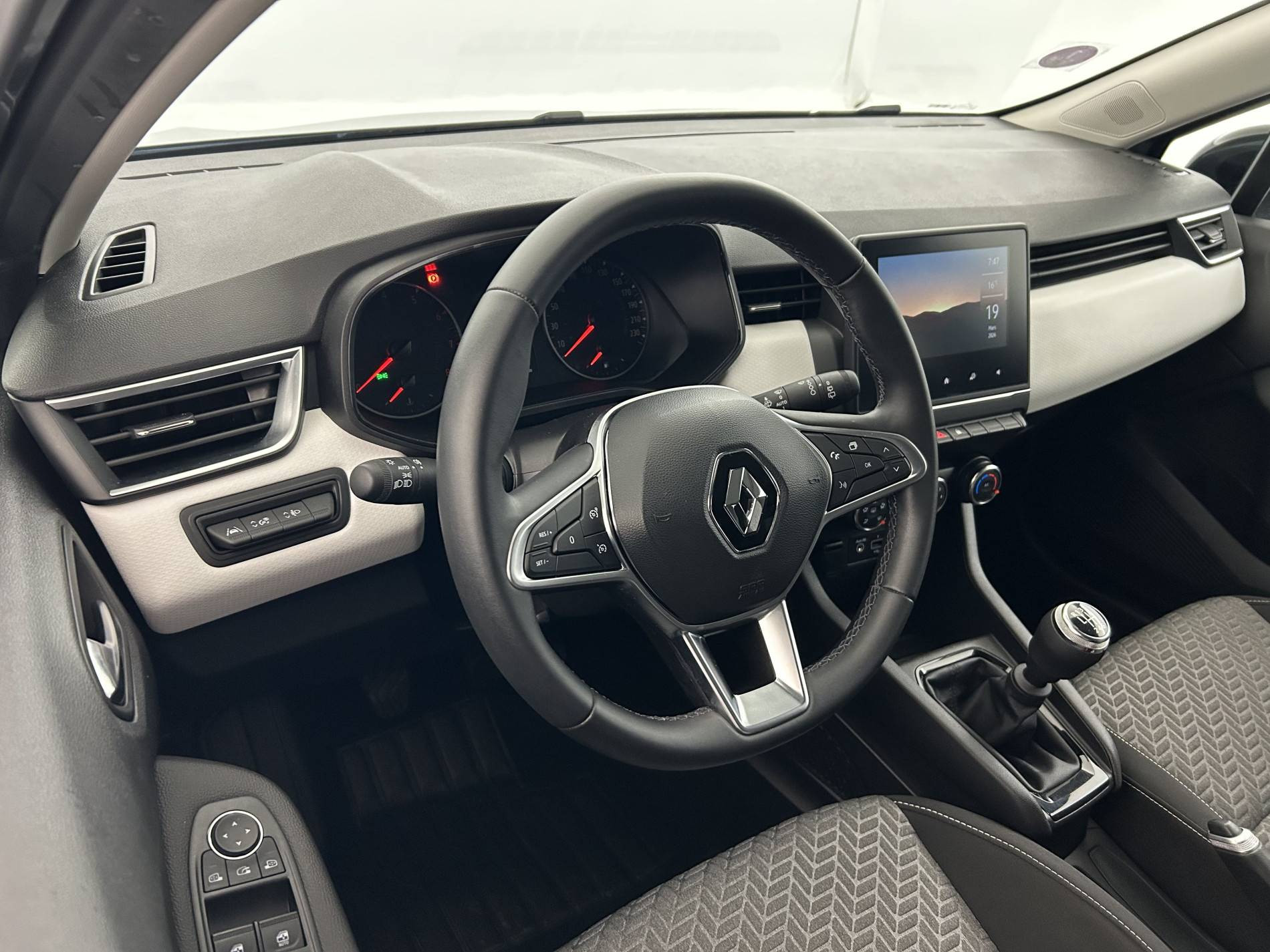 Vente en ligne Renault Clio 5 Clio TCe 90 au prix de 14 290 €