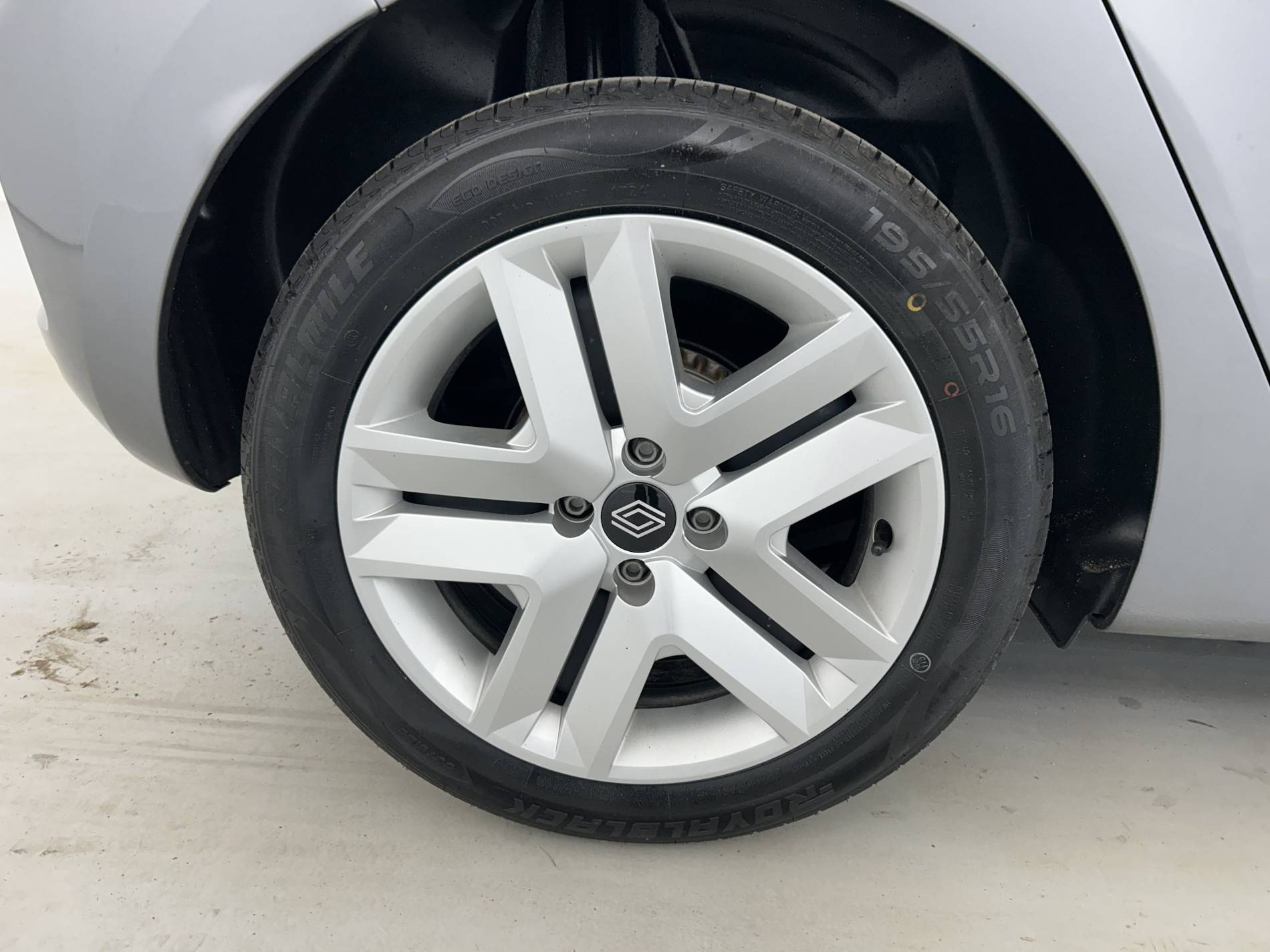 Vente en ligne Renault Clio 5 Clio TCe 90 au prix de 14 390 €