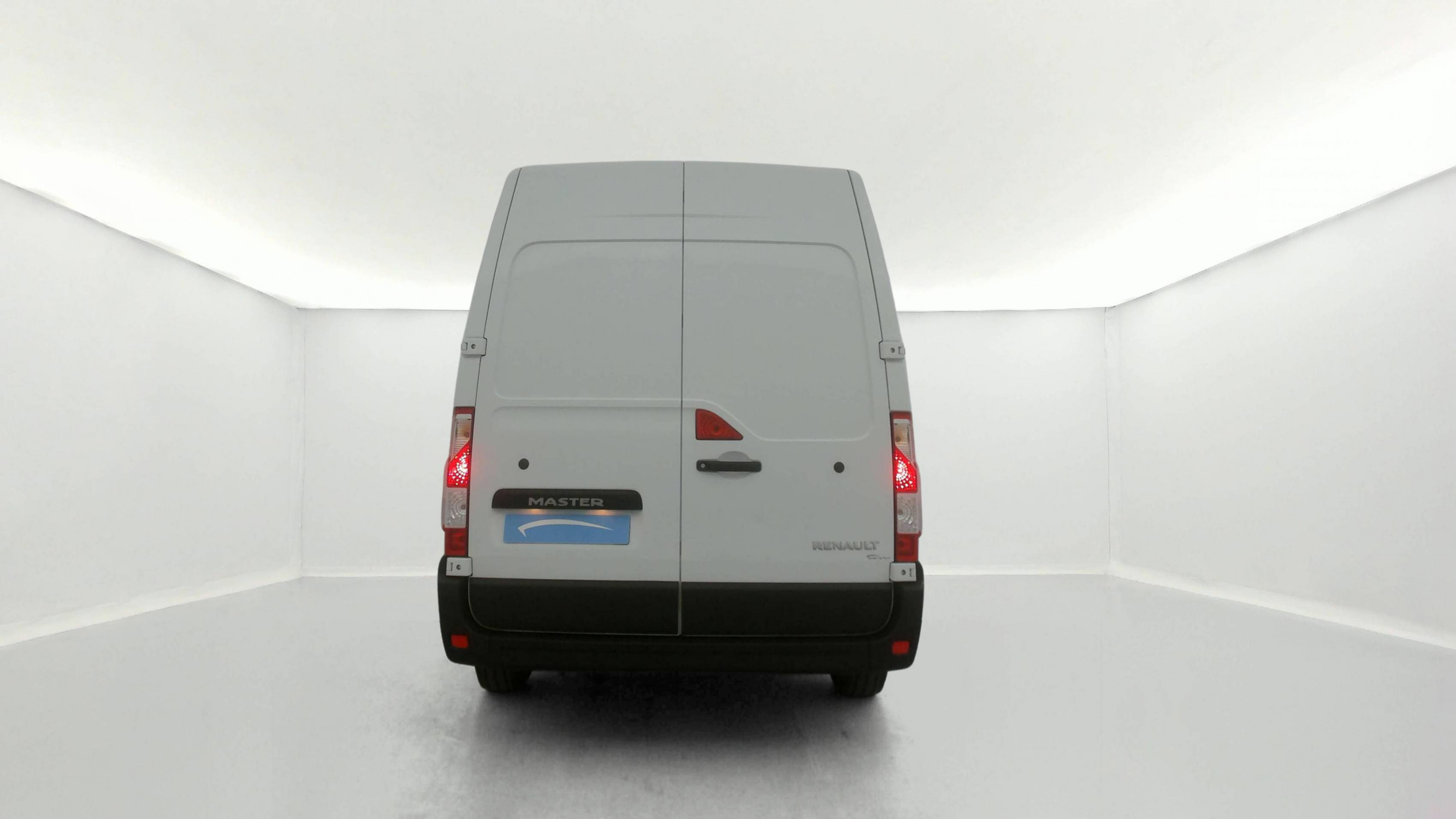 Vente en ligne Renault Master Fourgon MASTER FGN TRAC F3500 L2H2 BLUE DCI 135 au prix de 25 990 €