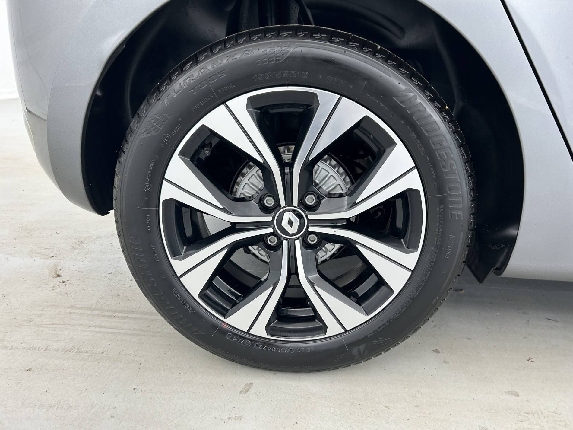 Vente en ligne Renault Clio 5 Clio TCe 90 au prix de 14 290 €