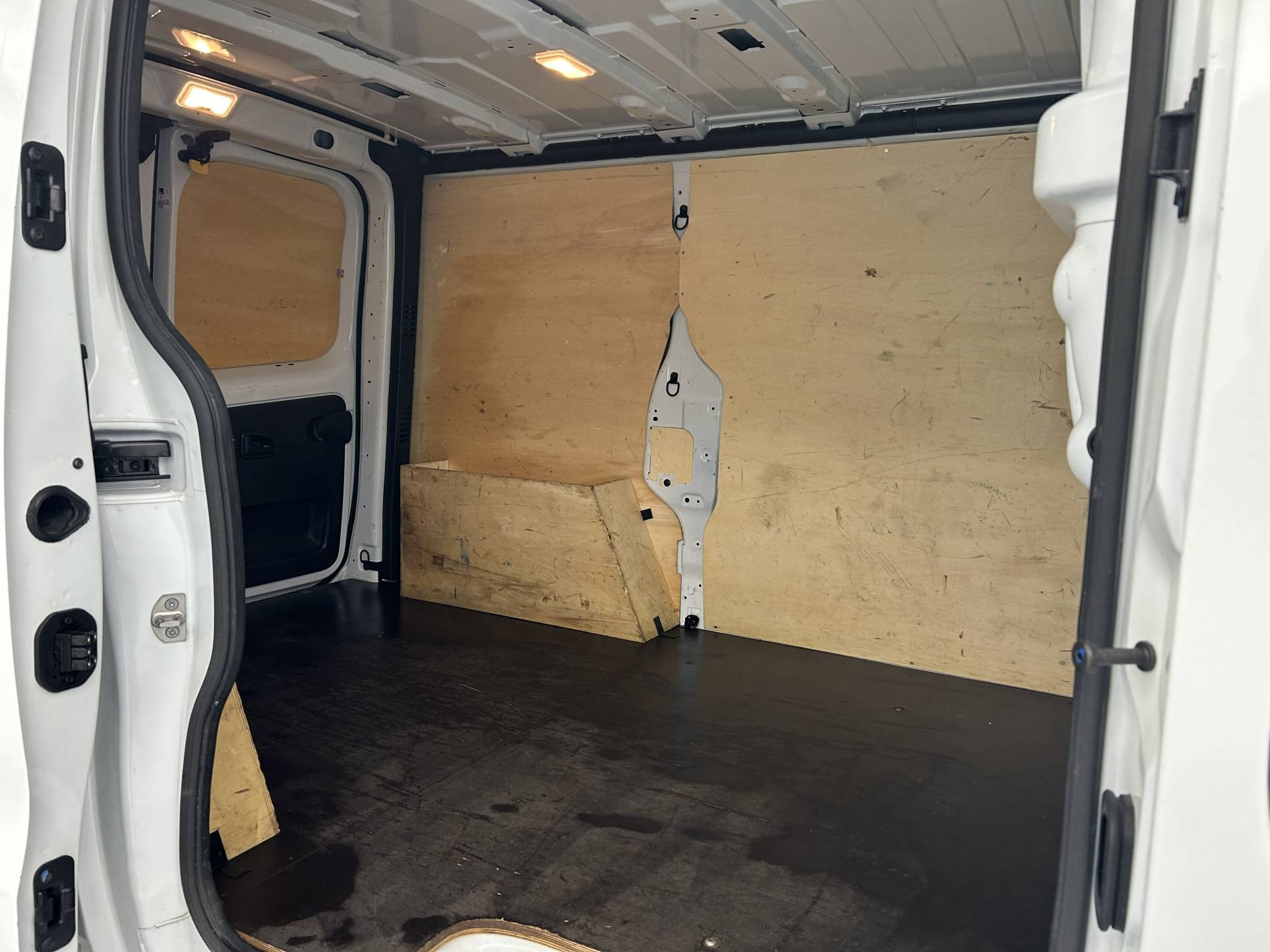 Vente en ligne Renault Trafic 3 Fourgon TRAFIC FGN L1H1 3000 KG BLUE DCI 130 au prix de 22 590 €