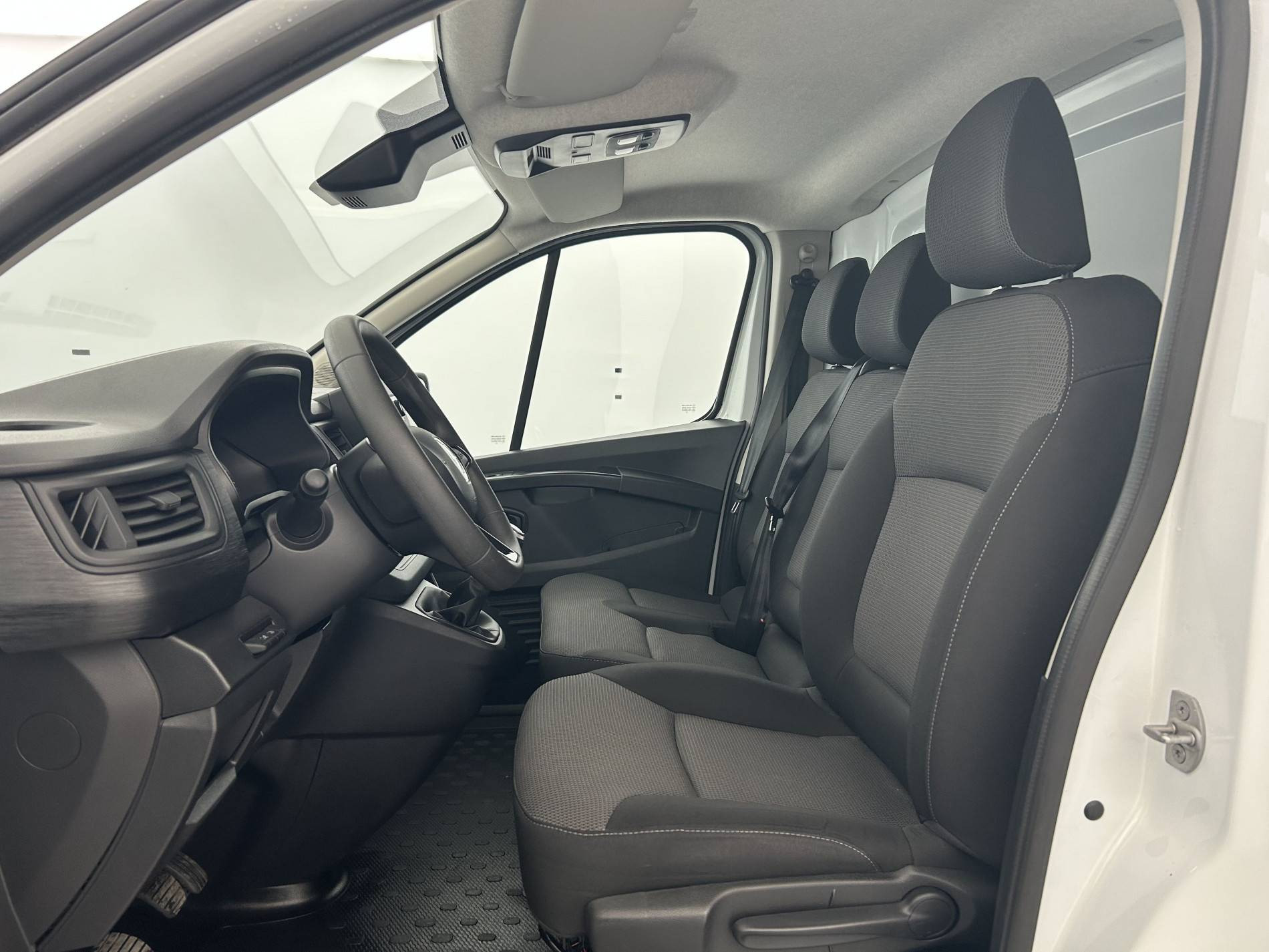 Vente en ligne Renault Trafic 3 Fourgon TRAFIC FGN L1H1 3000 KG BLUE DCI 130 au prix de 22 590 €