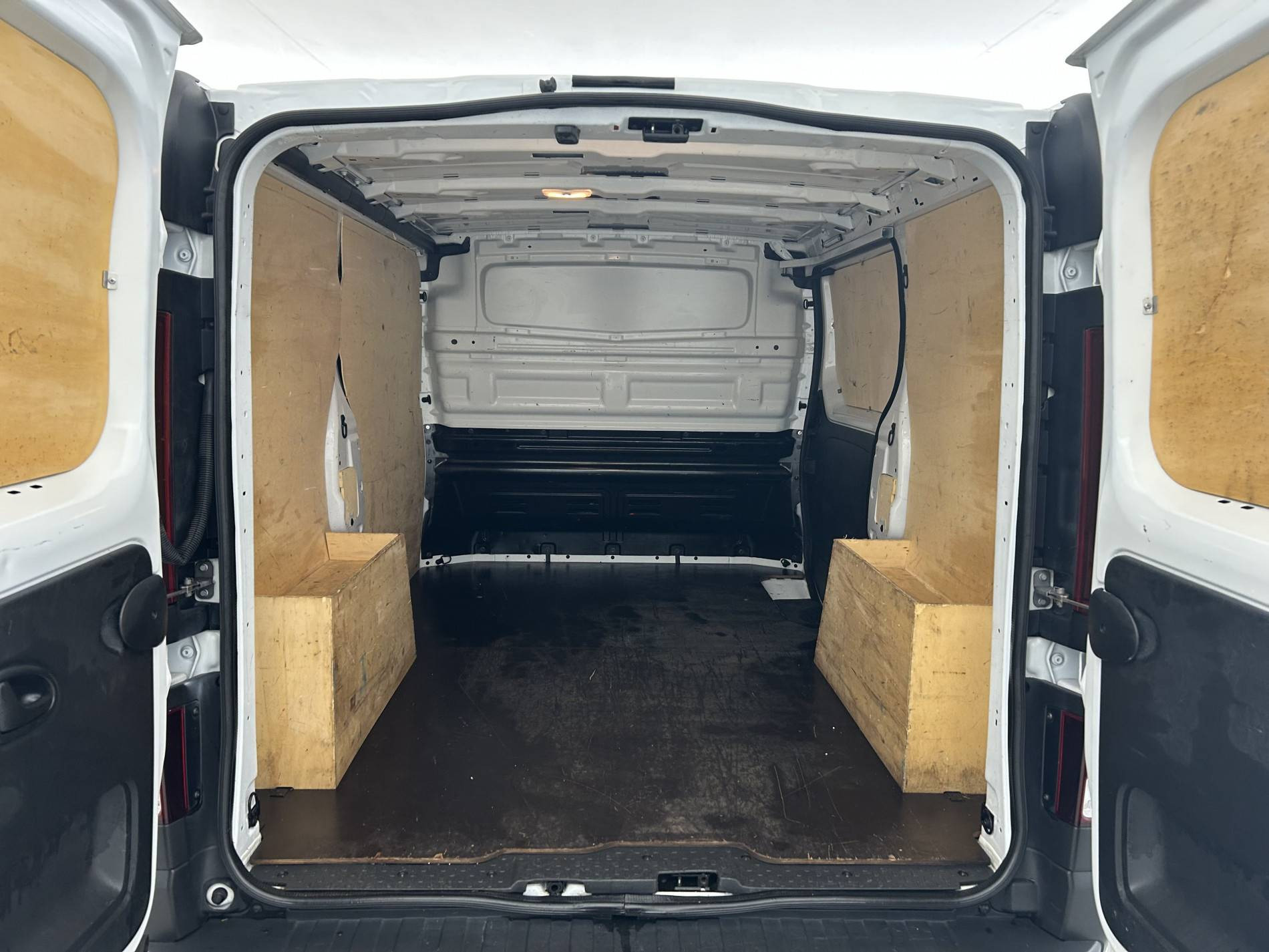 Vente en ligne Renault Trafic 3 Fourgon TRAFIC FGN L1H1 3000 KG BLUE DCI 130 au prix de 22 590 €