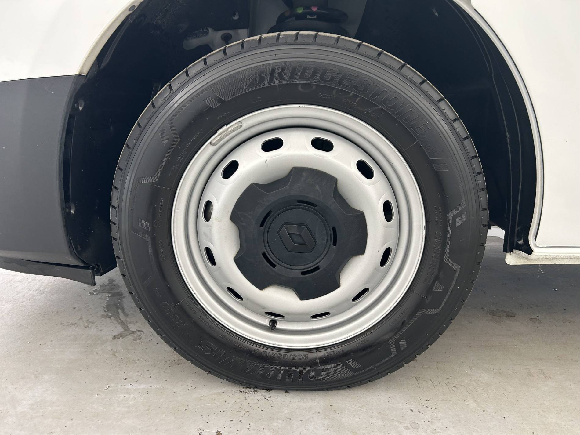 Vente en ligne Renault Trafic 3 Fourgon TRAFIC FGN L1H1 3000 KG BLUE DCI 130 au prix de 22 590 €