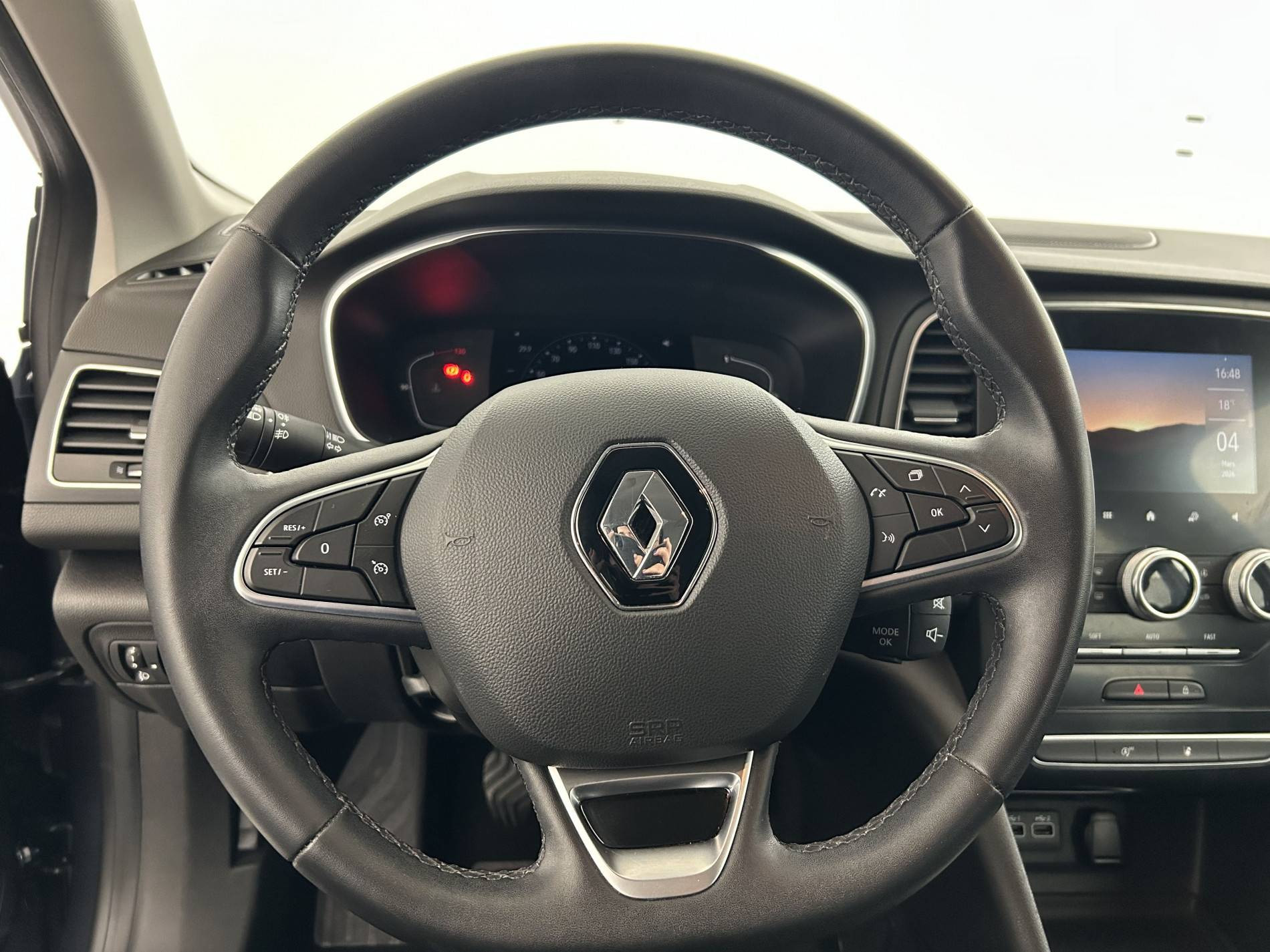 Vente en ligne Renault Megane 4 Mégane IV Berline Blue dCi 115 au prix de 14 890 €