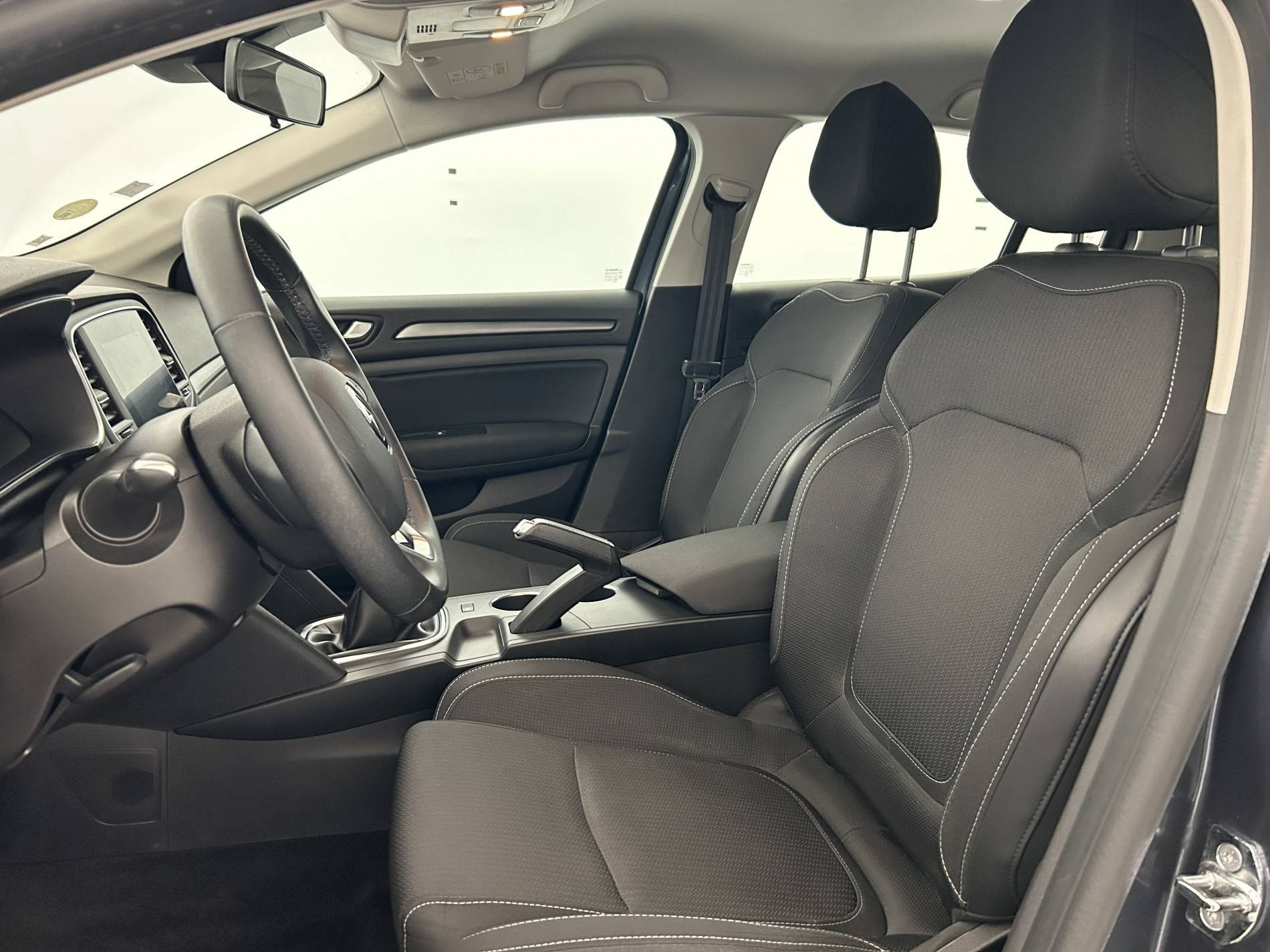 Vente en ligne Renault Megane 4 Mégane IV Berline Blue dCi 115 au prix de 14 890 €