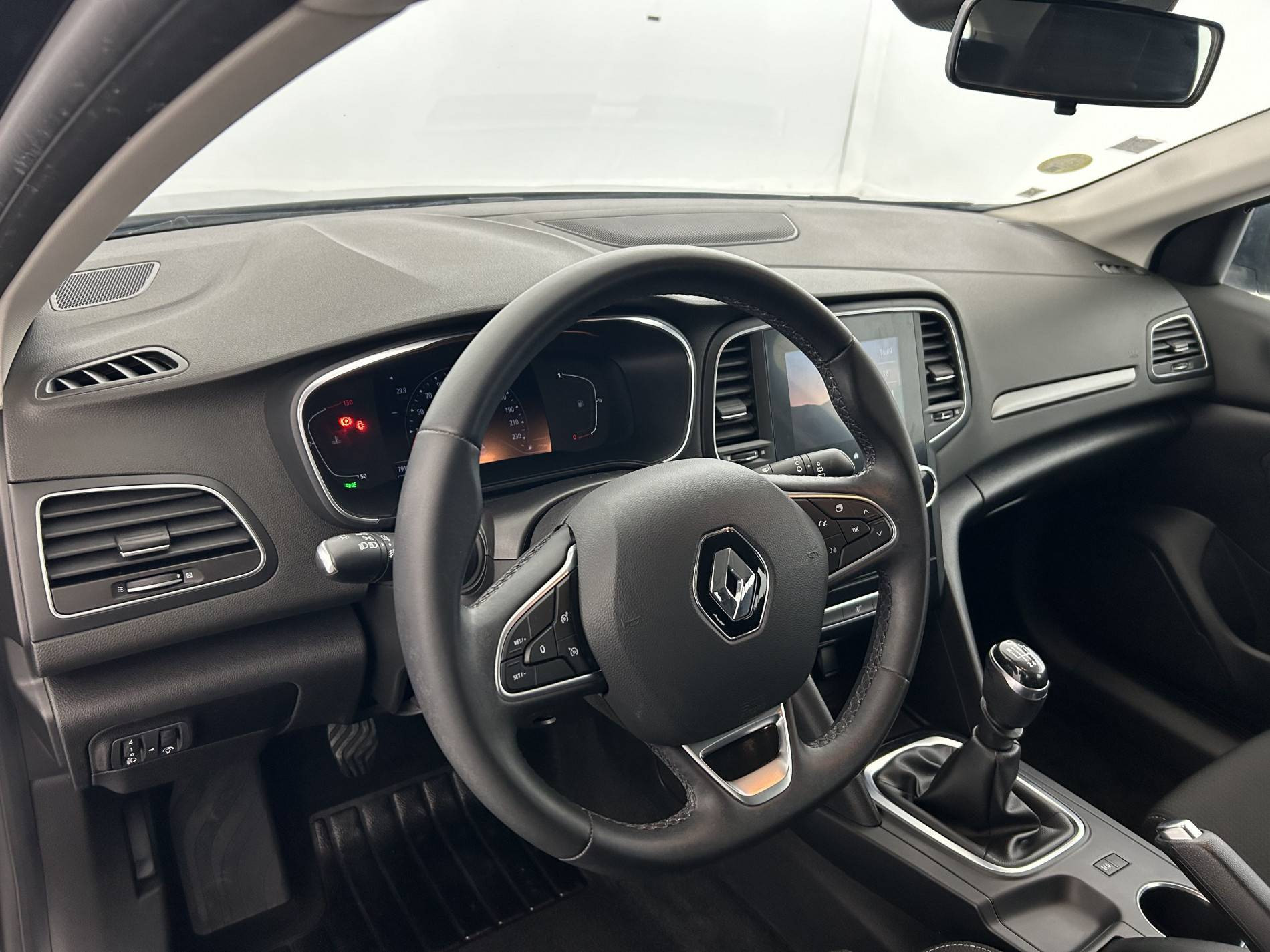 Vente en ligne Renault Megane 4 Mégane IV Berline Blue dCi 115 au prix de 14 890 €