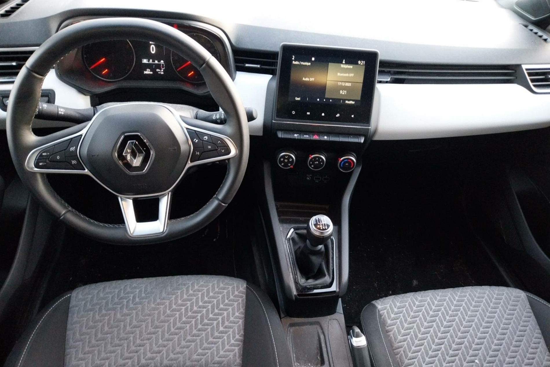 Vente en ligne Renault Clio 5 Clio TCe 90 - 21N au prix de 14 790 €