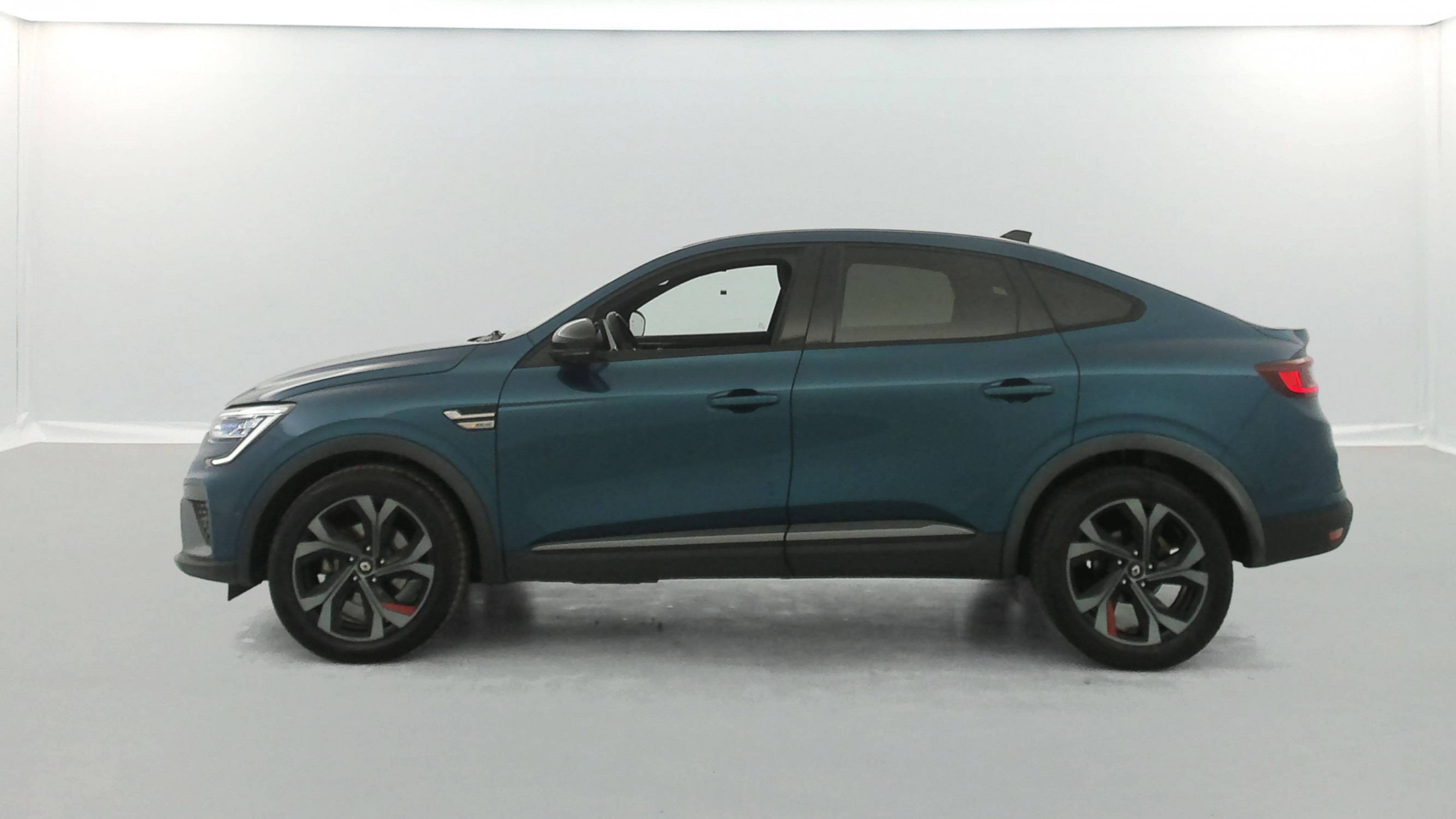 Vente en ligne Renault Arkana  E-Tech 145 - 21B au prix de 17 990 €