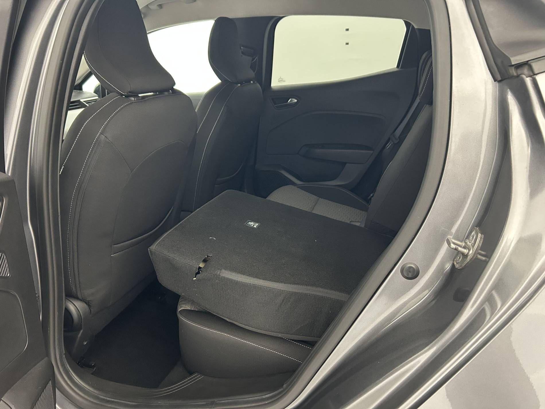 Vente en ligne Renault Clio 5 Clio TCe 90 au prix de 14 990 €