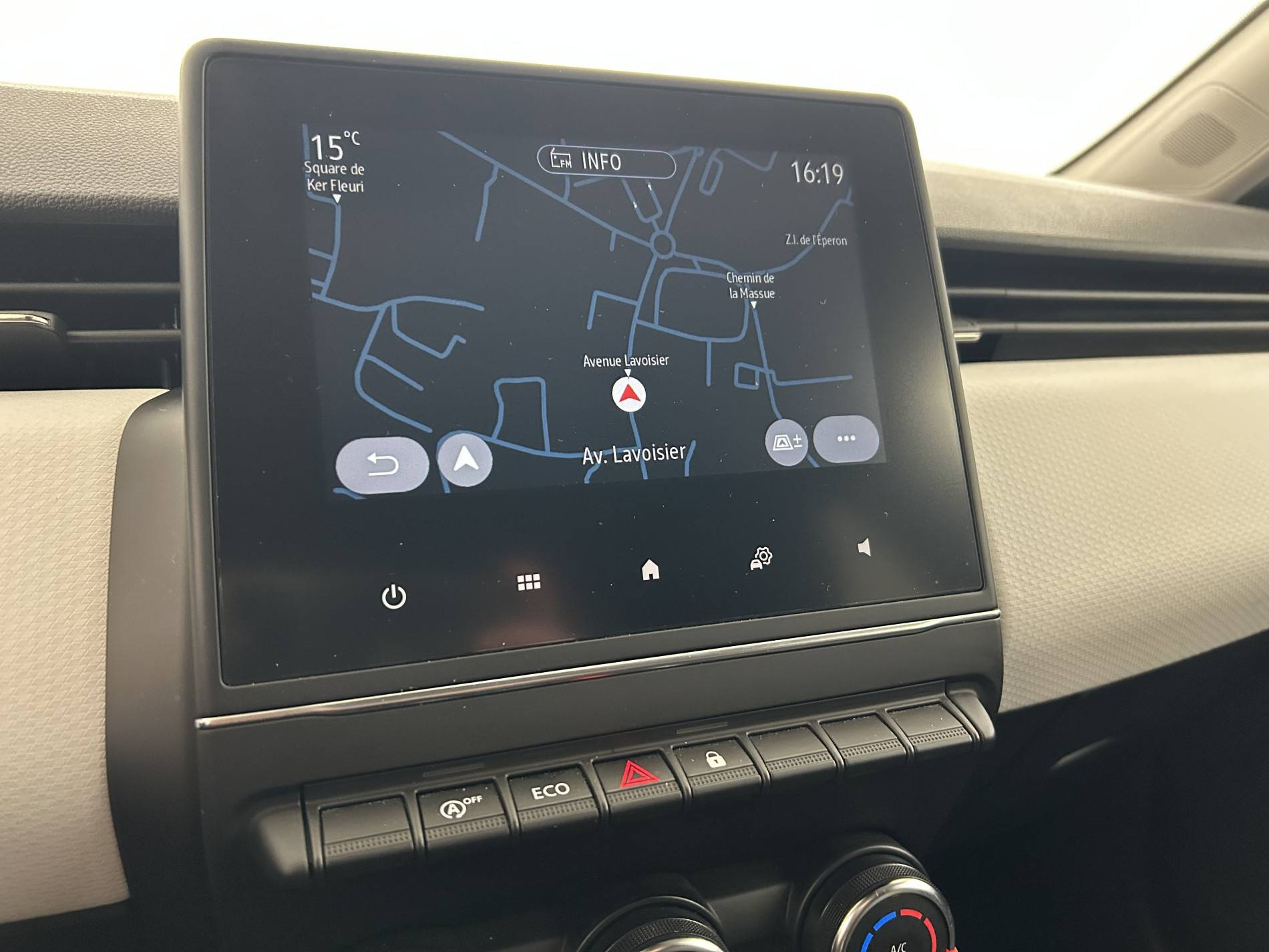 Vente en ligne Renault Clio 5 Clio TCe 90 au prix de 14 990 €