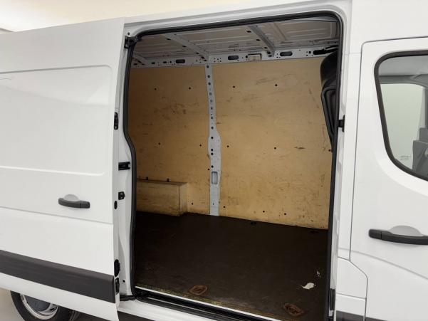 Vente en ligne Renault Master 3 Fourgon MASTER FGN TRAC F3500 L2H2 DCI 135 au prix de 23 790 €