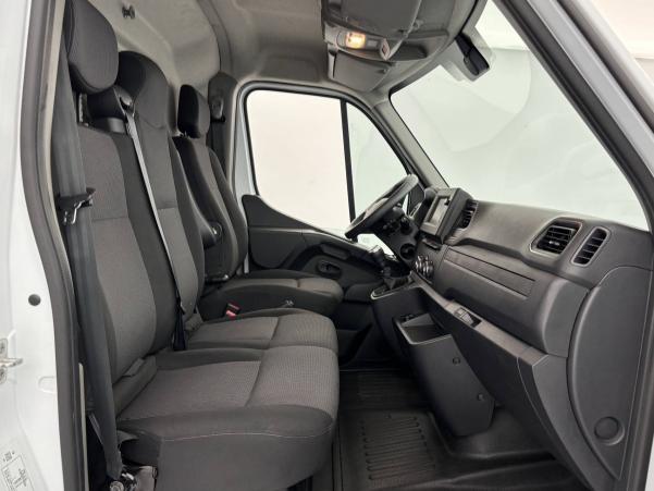 Vente en ligne Renault Master 3 Fourgon MASTER FGN TRAC F3500 L2H2 DCI 135 au prix de 23 790 €