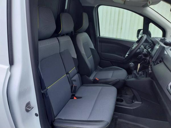 Vente en ligne Renault Kangoo Van  L2 BLUE DCI 115 au prix de 21 890 €