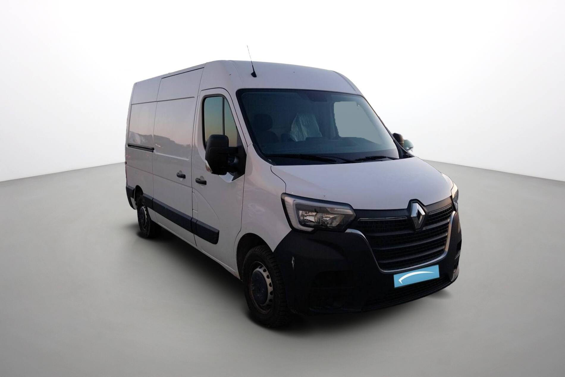 Vente en ligne Renault Master Fourgon MASTER FGN TRAC F3500 L2H2 BLUE DCI 135 au prix de 25 990 €