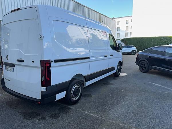 Vente en ligne Renault Master MASTER FGN TRAC 3T3 L2H2 BLUE DCI 130 au prix de 44 590 €