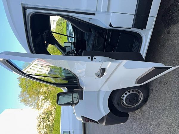 Vente en ligne Renault Master MASTER FGN TRAC 3T3 L2H2 BLUE DCI 130 au prix de 44 590 €
