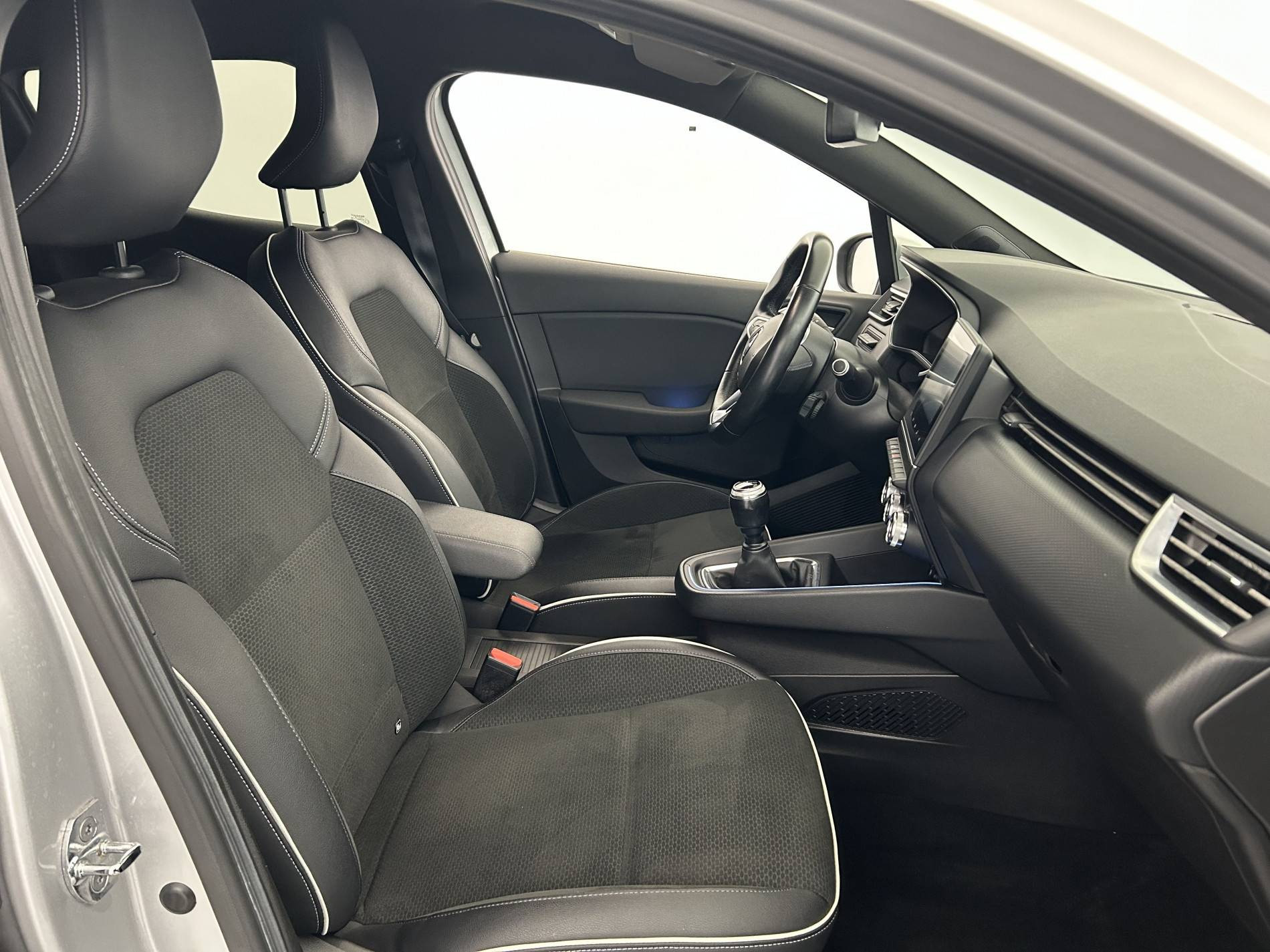 Vente en ligne Renault Clio 5 Clio TCe 100 au prix de 13 990 €