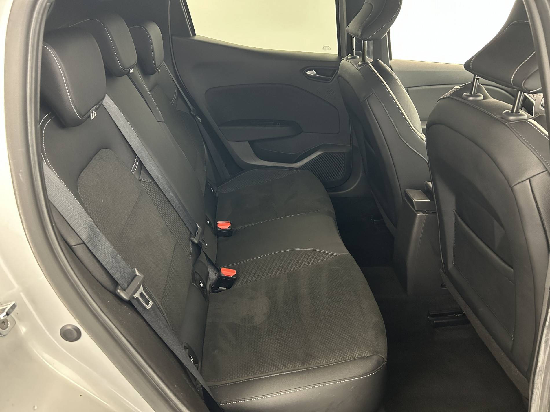 Vente en ligne Renault Clio 5 Clio TCe 100 au prix de 13 990 €