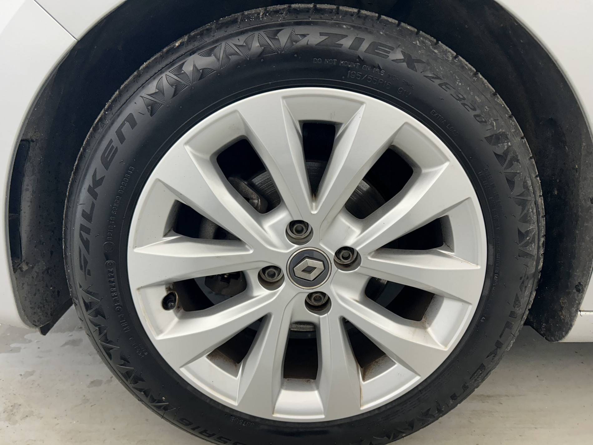 Vente en ligne Renault Clio 5 Clio TCe 100 au prix de 13 990 €