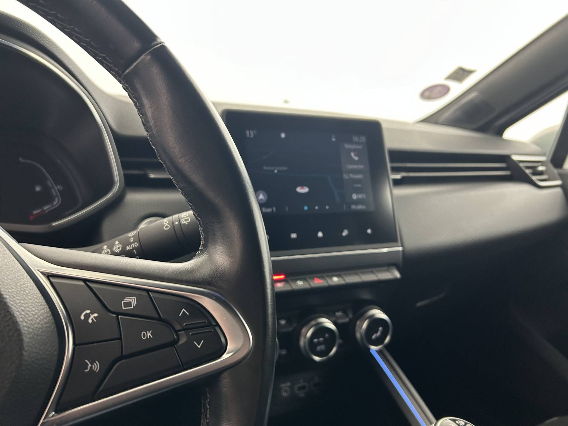 Vente en ligne Renault Clio 5 Clio TCe 100 au prix de 13 990 €