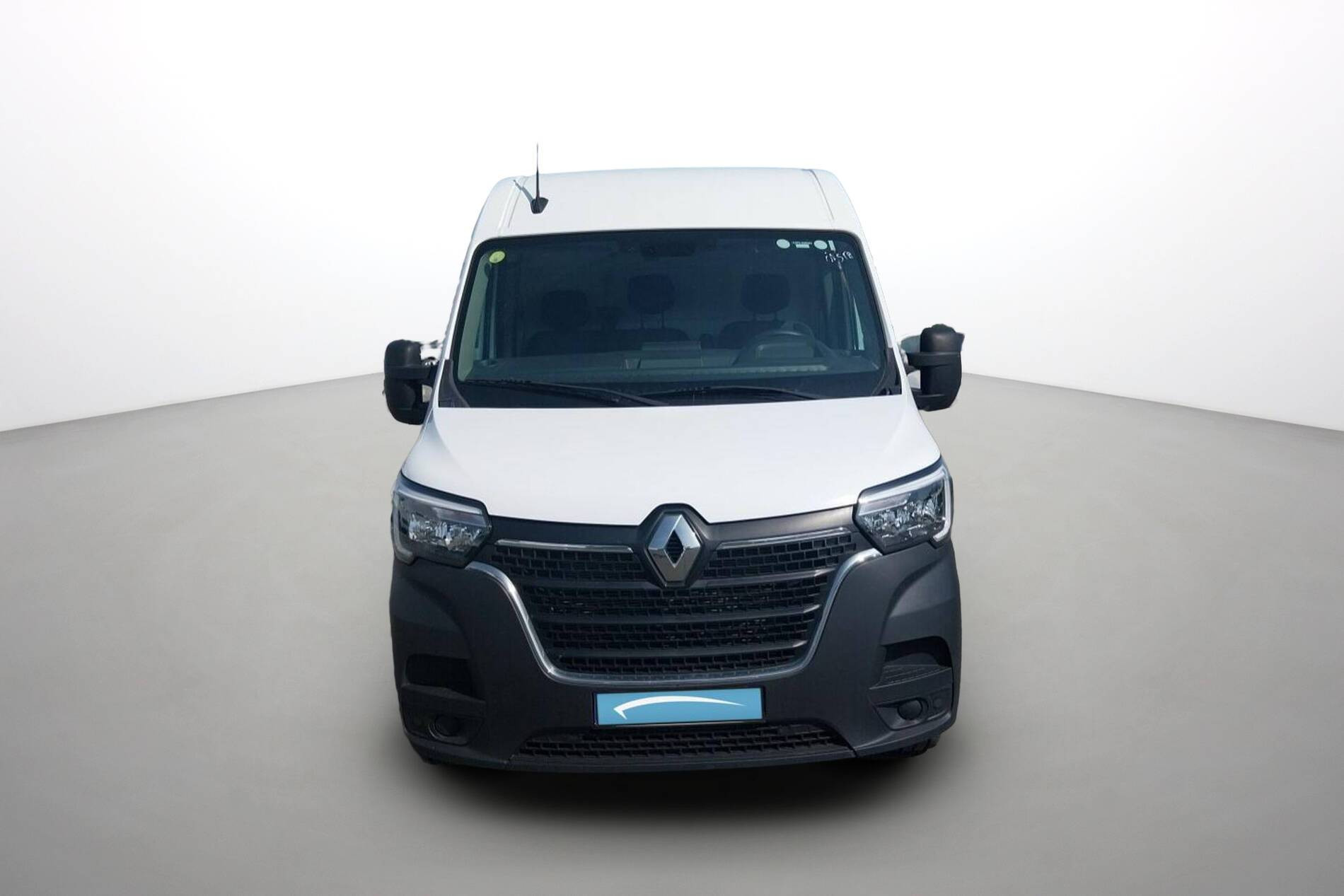 Vente en ligne Renault Master Fourgon MASTER FGN TRAC F3500 L2H2 BLUE DCI 135 au prix de 27 990 €