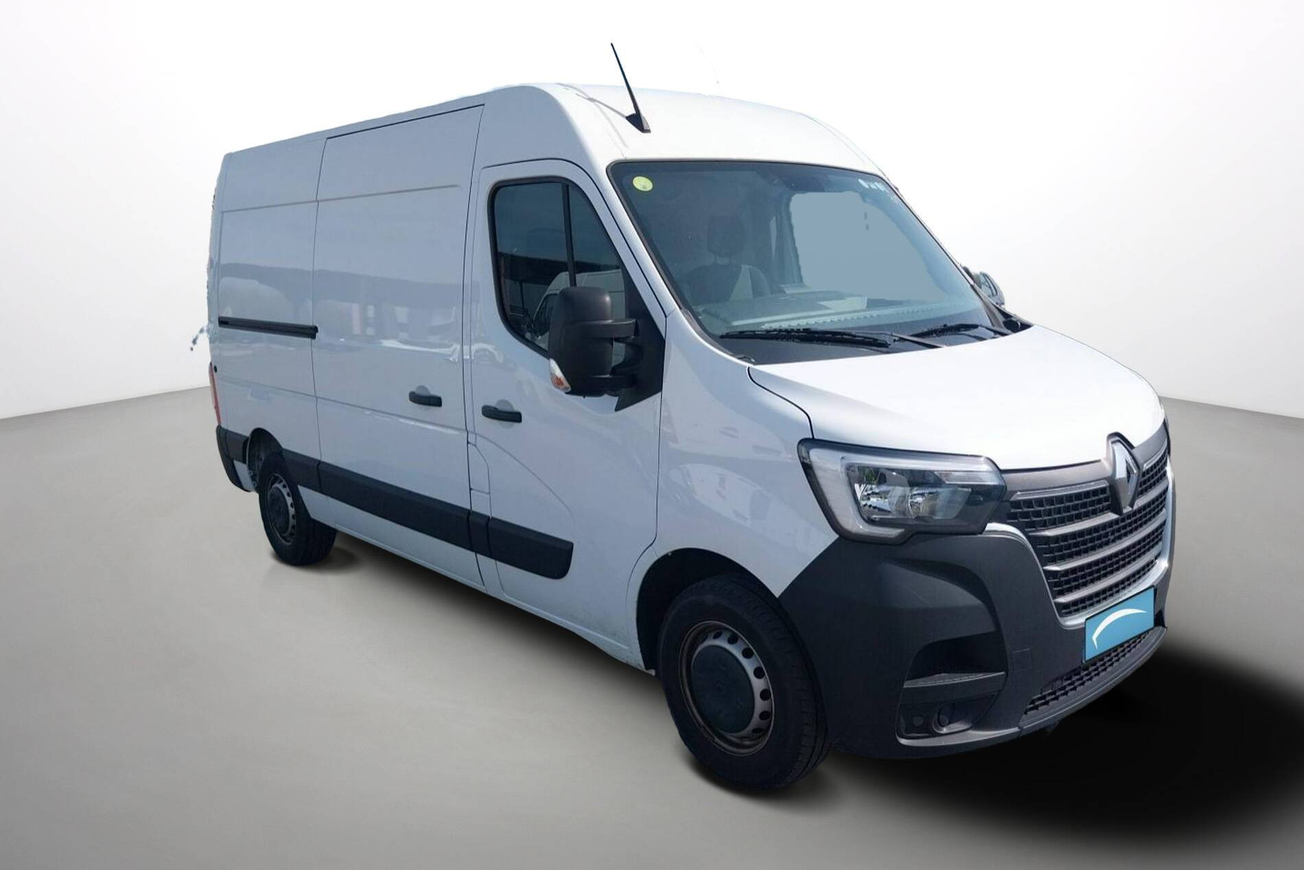 Vente en ligne Renault Master Fourgon MASTER FGN TRAC F3500 L2H2 BLUE DCI 135 au prix de 27 990 €