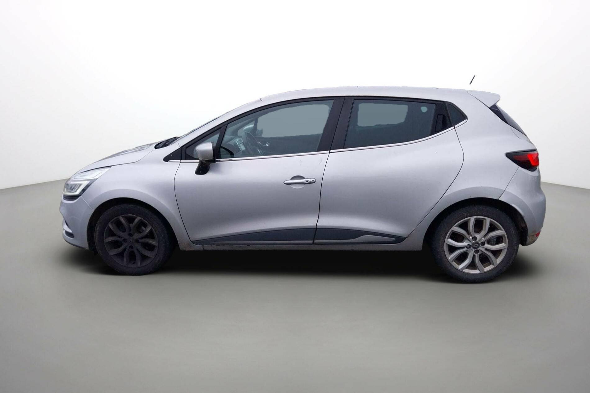 Vente en ligne Renault Clio 4 Clio dCi 90 Energy au prix de 10 790 €