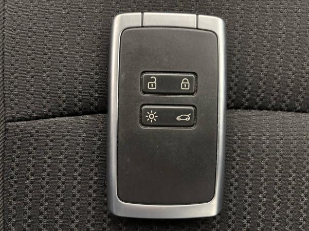 Vente en ligne Renault Megane 4 Mégane IV Berline Blue dCi 115 - 21N au prix de 18 990 €