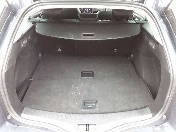 Vente en ligne Renault Megane 4 Estate  TCe 140 EDC au prix de 23 990 €