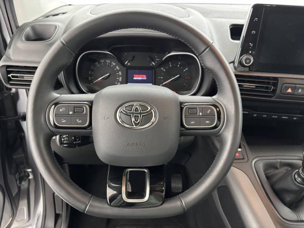 Vente en ligne Toyota Proace City Verso Proace City Verso Long 1.5L 130 D-4D BVM6 au prix de 27 790 €