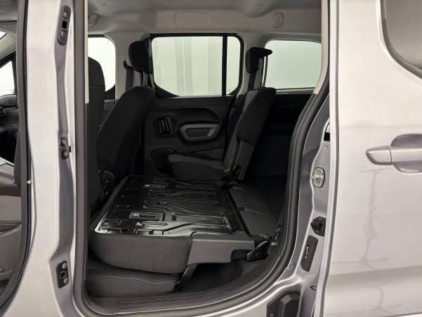 Vente en ligne Toyota Proace City Verso Proace City Verso Long 1.5L 130 D-4D BVM6 au prix de 27 790 €