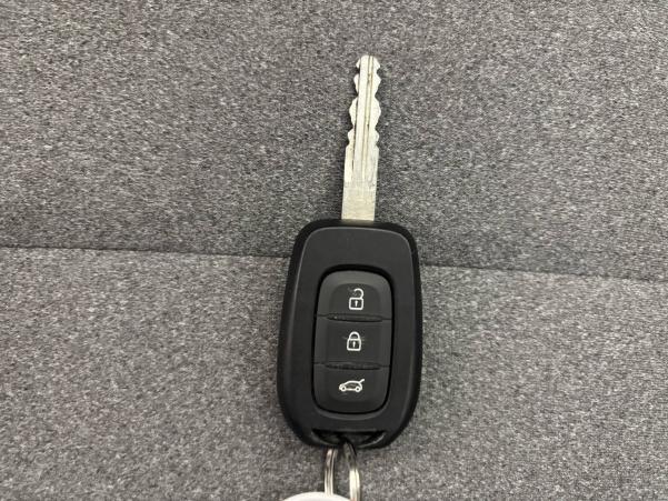 Vente en ligne Renault Clio 5 Clio TCe 90 au prix de 17 190 €