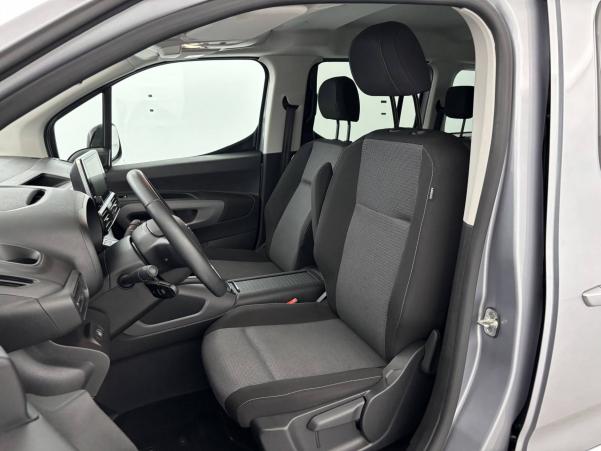 Vente en ligne Toyota Proace City Verso Proace City Verso Long 1.5L 130 D-4D BVM6 au prix de 27 790 €