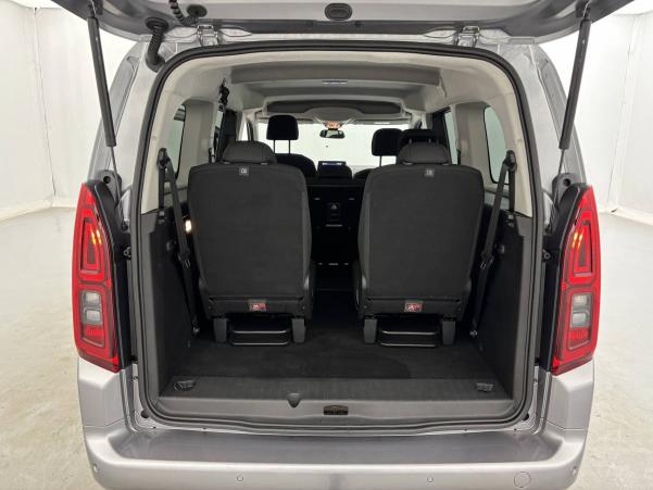 Vente en ligne Toyota Proace City Verso Proace City Verso Long 1.5L 130 D-4D BVM6 au prix de 27 790 €