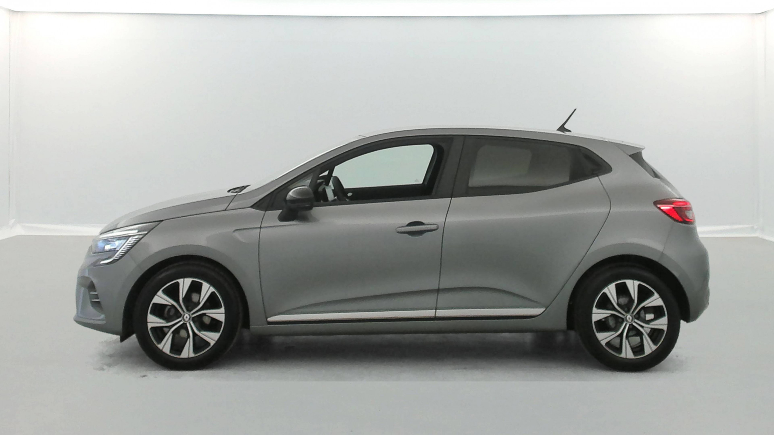 Vente en ligne Renault Clio 5 Clio TCe 90 au prix de 15 590 €