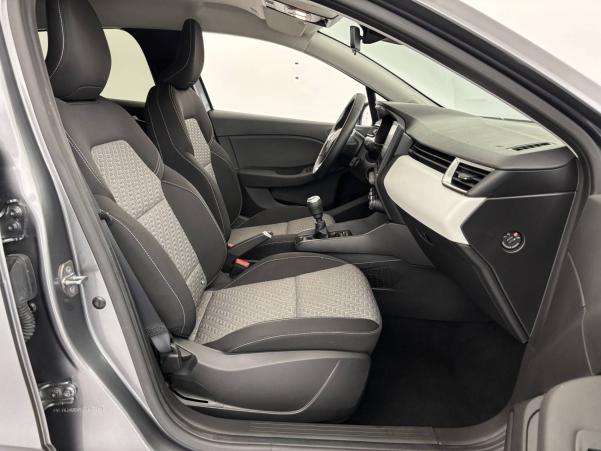 Vente en ligne Renault Clio 5 Clio TCe 90 au prix de 16 190 €