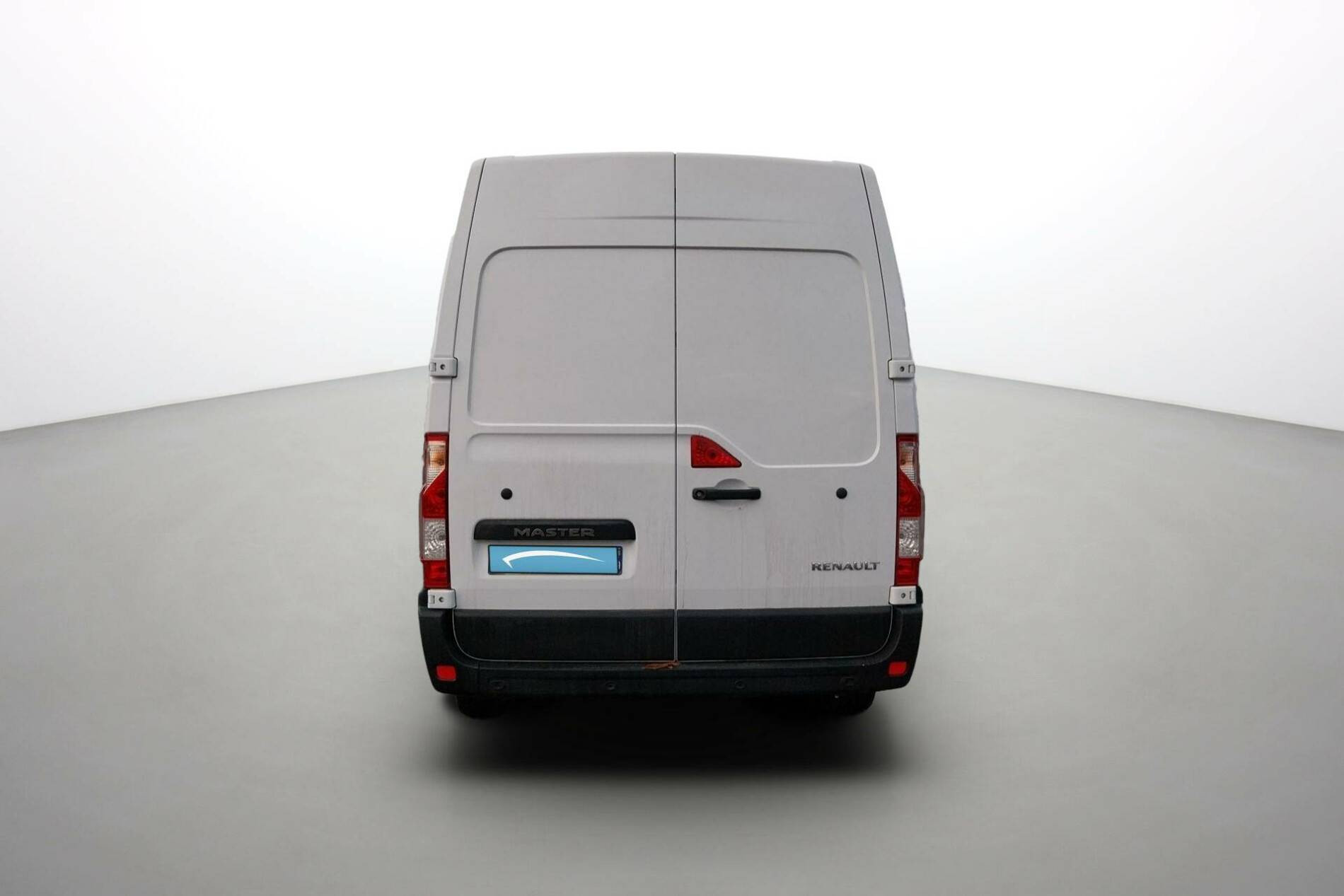 Vente en ligne Renault Master Fourgon MASTER FGN TRAC F3500 L2H2 BLUE DCI 135 au prix de 26 590 €