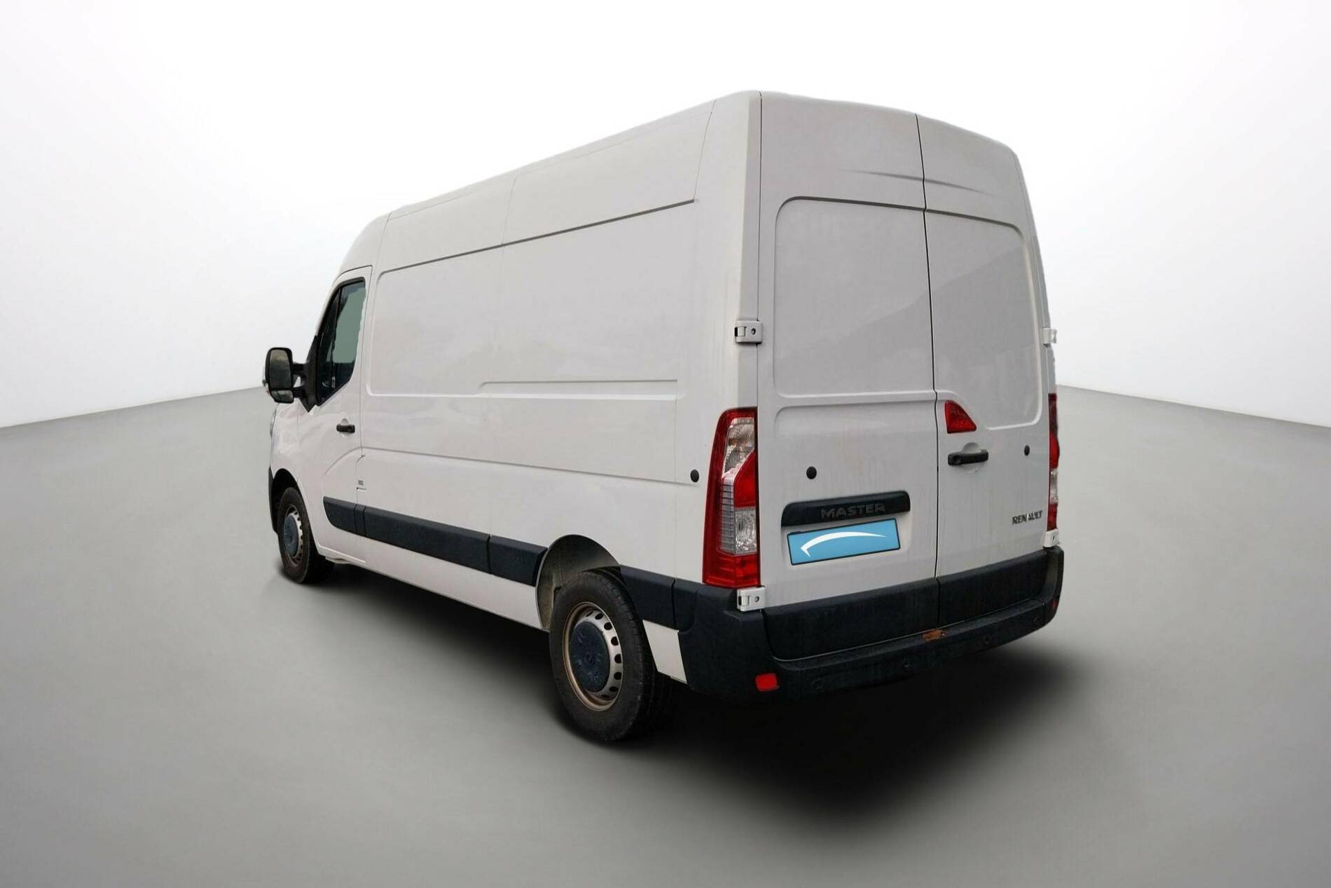 Vente en ligne Renault Master Fourgon MASTER FGN TRAC F3500 L2H2 BLUE DCI 135 au prix de 26 590 €