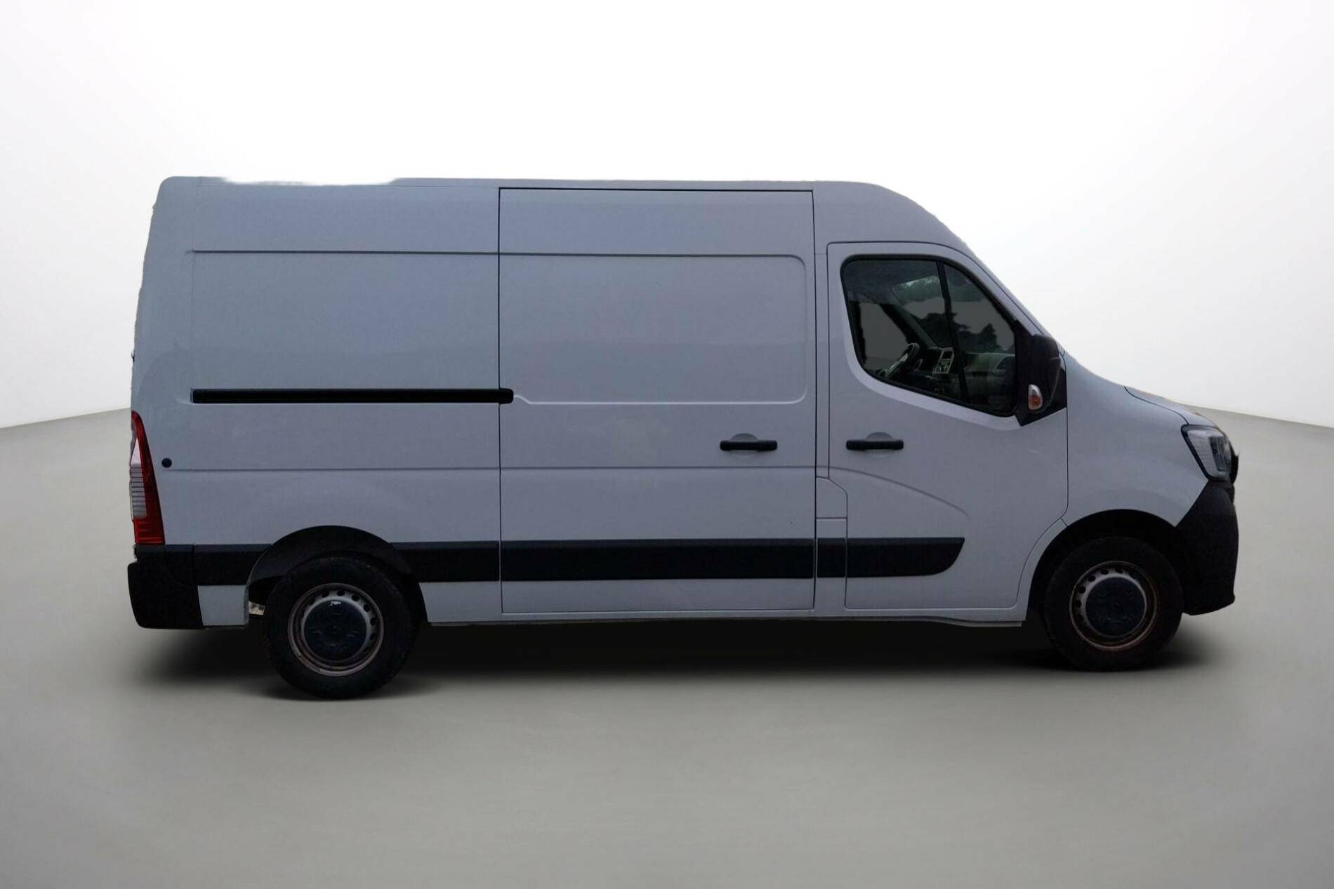 Vente en ligne Renault Master Fourgon MASTER FGN TRAC F3500 L2H2 BLUE DCI 135 au prix de 26 590 €