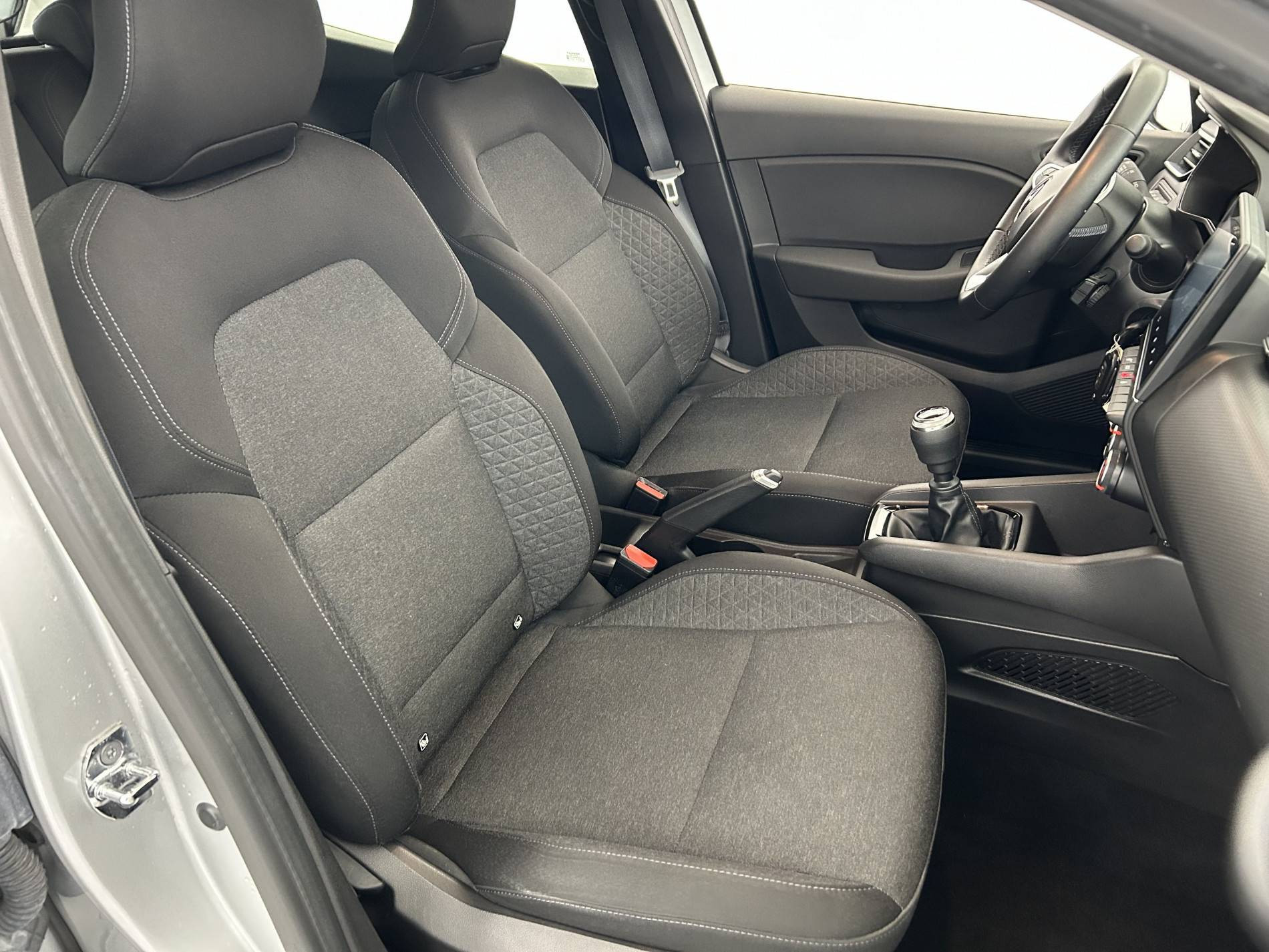 Vente en ligne Renault Clio 5 Clio TCe 90 - 21N au prix de 12 990 €