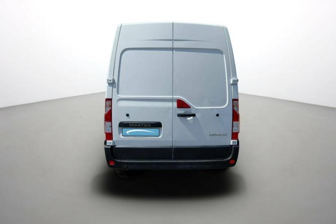 Vente en ligne Renault Master Fourgon MASTER FGN TRAC F3500 L2H2 DCI 135 au prix de 21 490 €