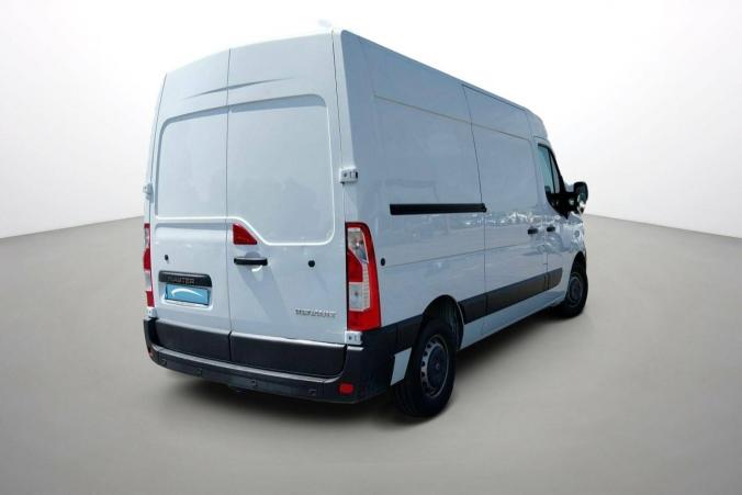 Vente en ligne Renault Master Fourgon MASTER FGN TRAC F3500 L2H2 DCI 135 au prix de 21 490 €