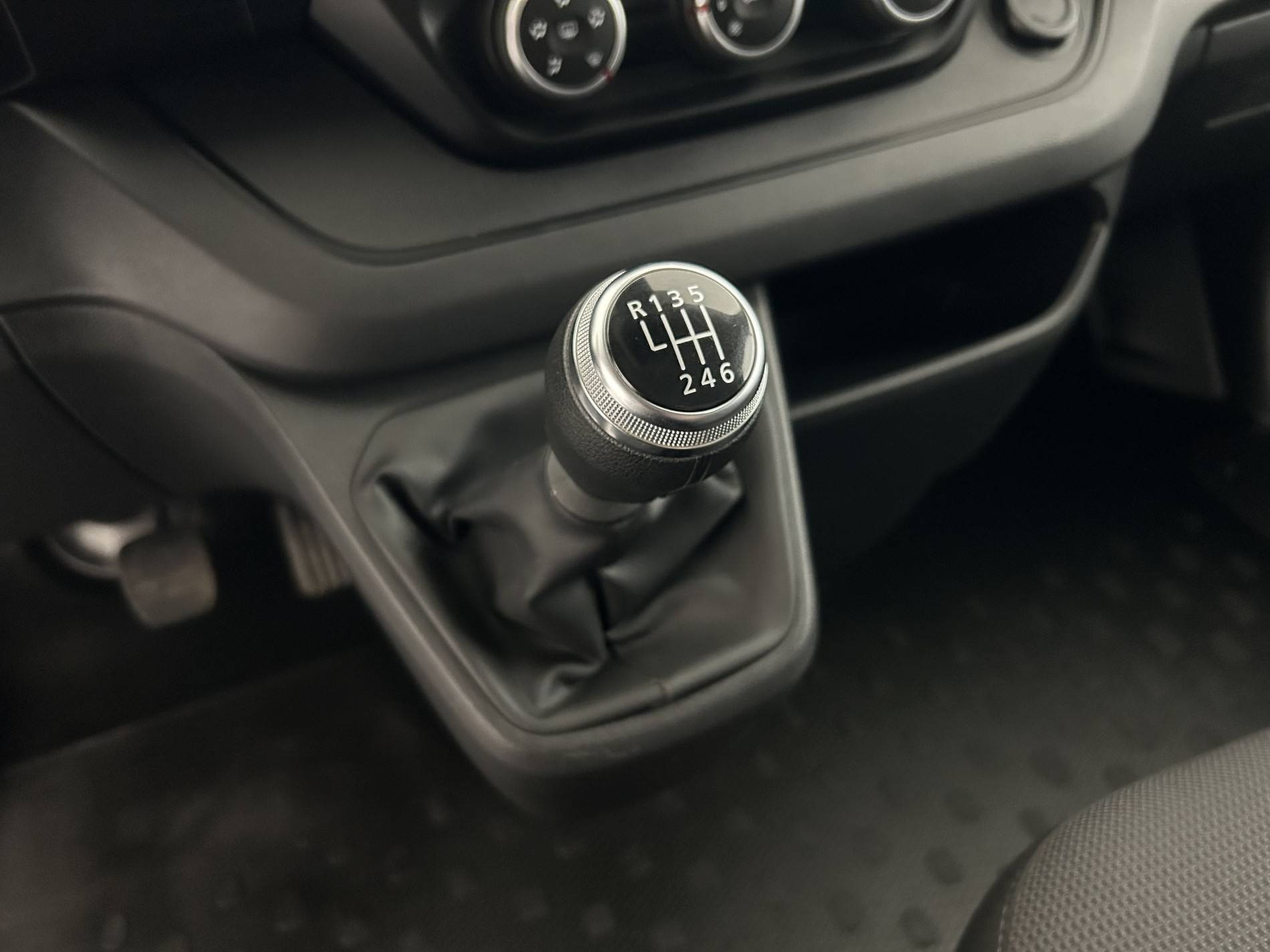 Vente en ligne Renault Trafic 3 Fourgon TRAFIC FGN L1H1 3000 KG BLUE DCI 130 au prix de 24 990 €