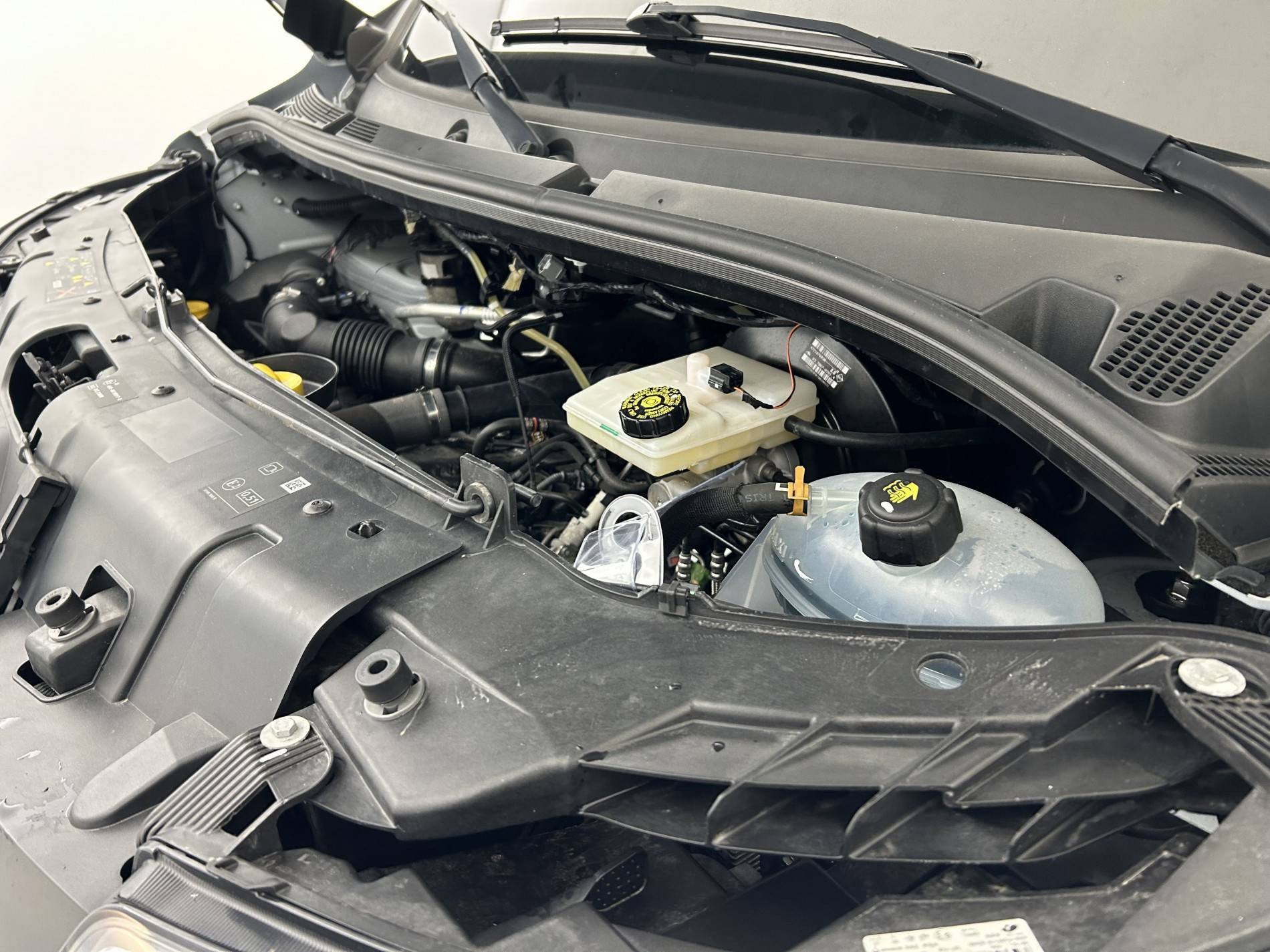 Vente en ligne Renault Master 3 Châssis Cabine MASTER PHC TRAC F3500 L3H1 BLUE DCI 145 EURO VI au prix de 28 990 €