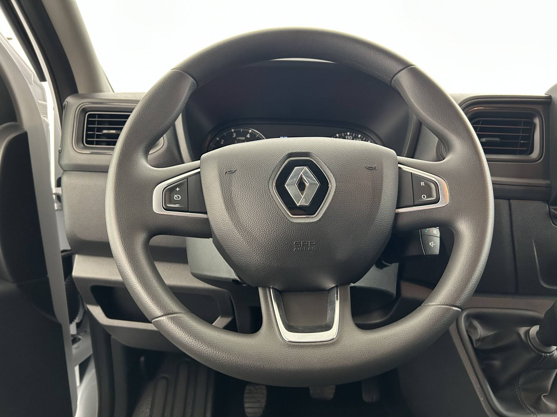 Vente en ligne Renault Master Fourgon MASTER FGN TRAC F3300 L2H2 BLUE DCI 135 au prix de 23 990 €